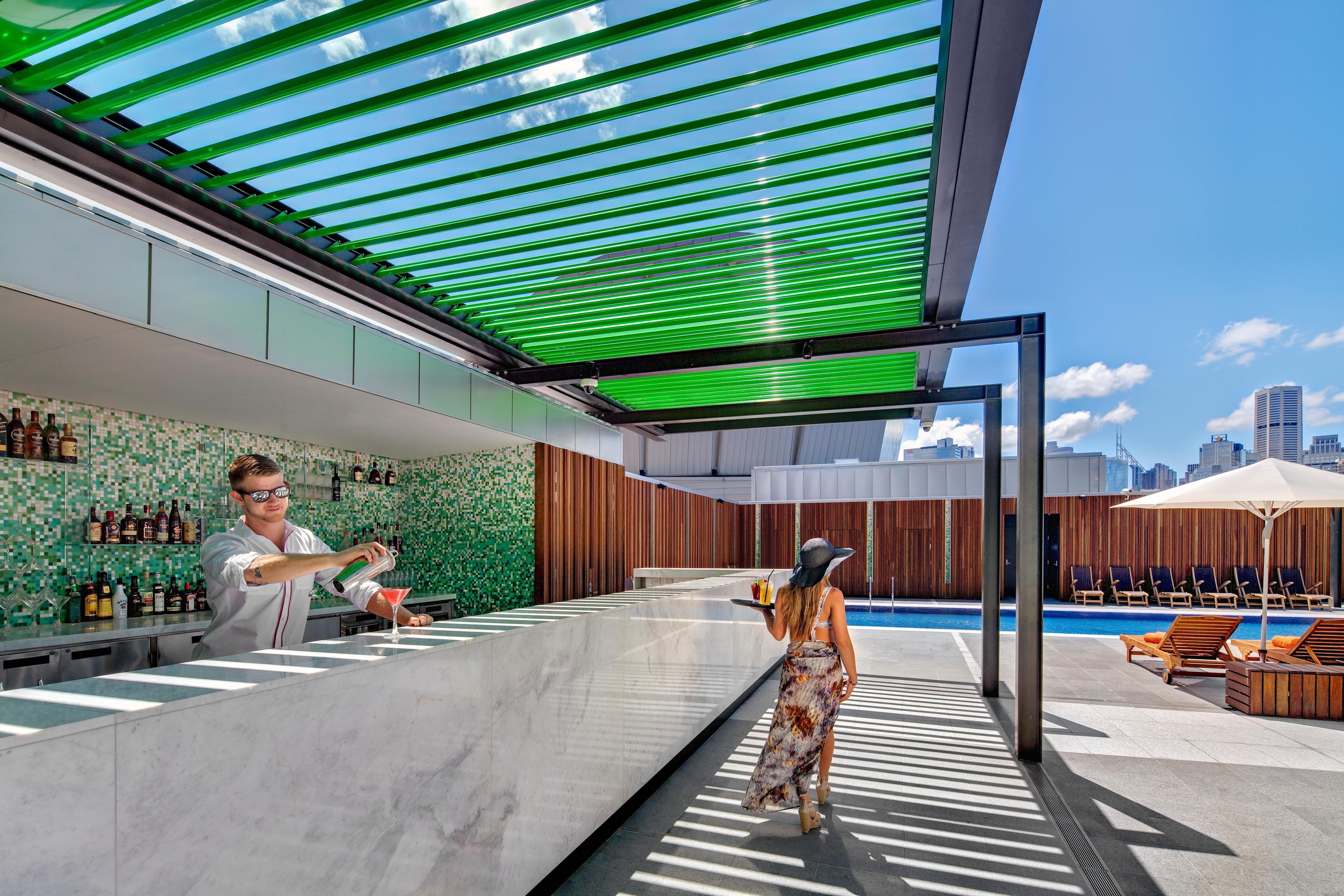 The Darling At The Star Hotel Sydney Étterem fotó The rooftop pool at The Standard East Village